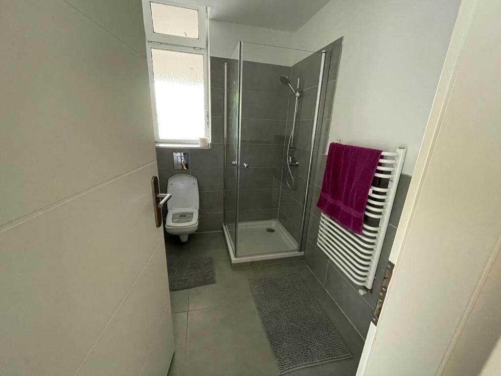 Bungalow Mit Terrasse Regensburg Exteriör bild