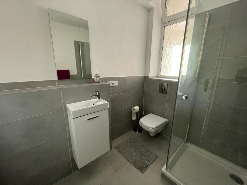 Bungalow Mit Terrasse Regensburg Exteriör bild